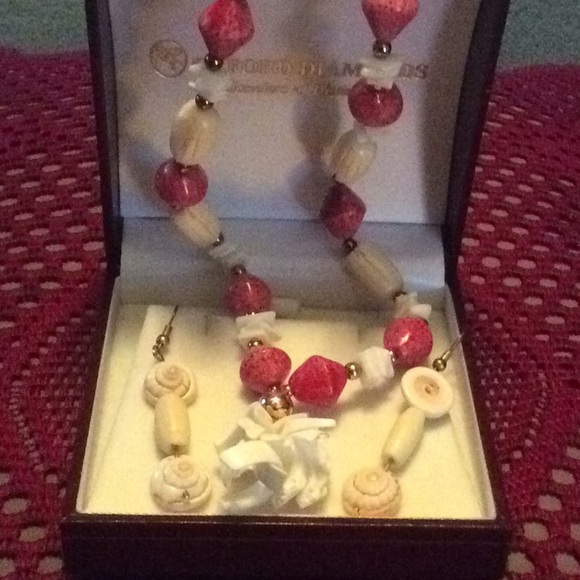 🐚Beautiful Beaded Beach 🏖Set - Picture 2 of 3